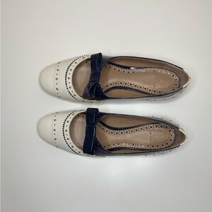 Tory Burch Cambridge Navy and Cream Flats